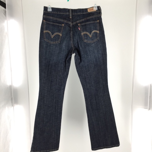 Levi’s 515 Bootcut Leg Jeans - Picture 2 of 9